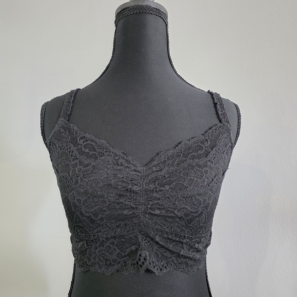 EUC PINK Victoria's Secret Black Lace Bralette - L